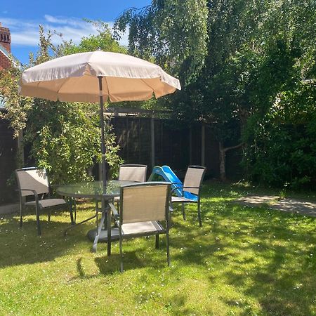 Chichester Retreat House With Free Parking Eksteriør bilde
