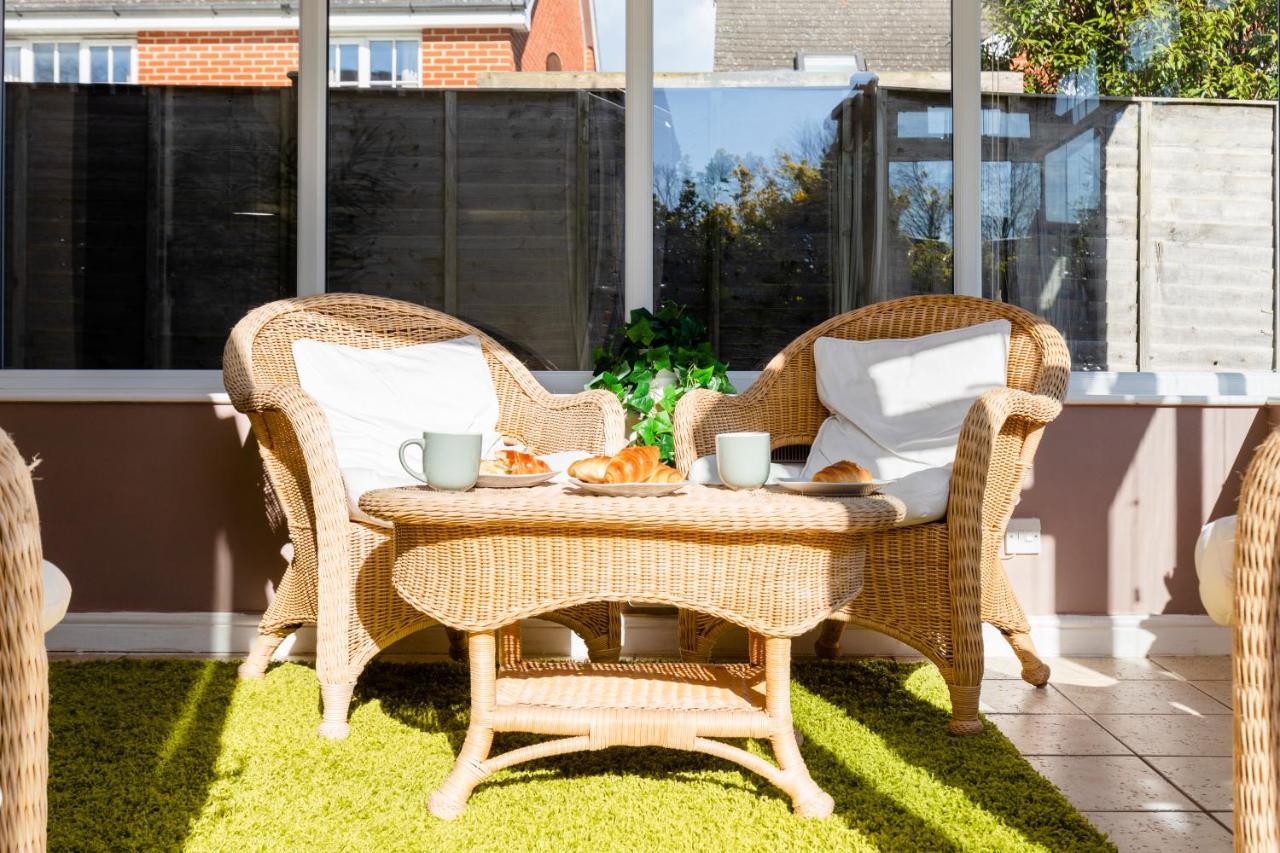 Chichester Retreat House With Free Parking Eksteriør bilde