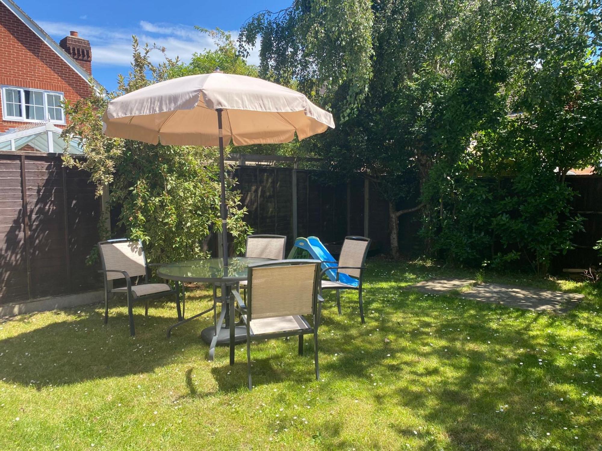 Chichester Retreat House With Free Parking Eksteriør bilde