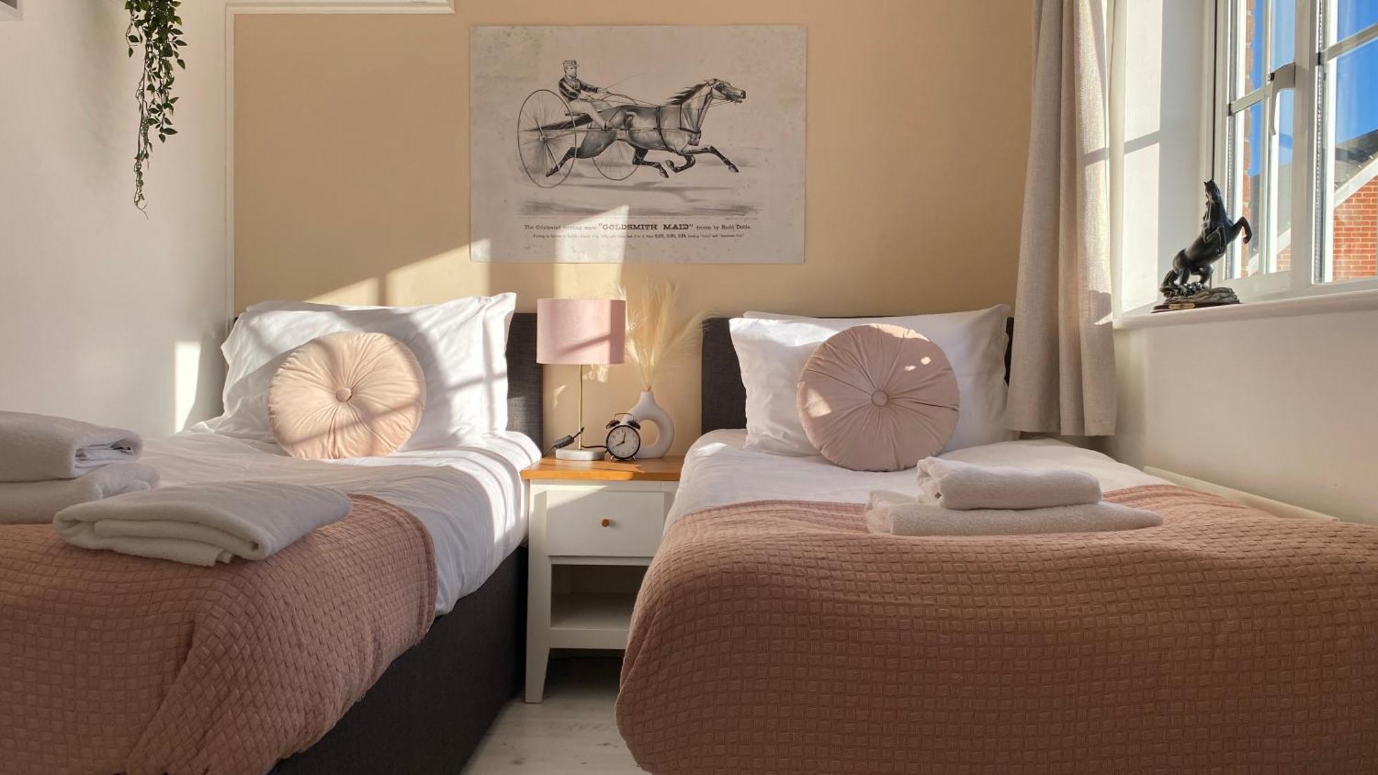 Chichester Retreat House With Free Parking Eksteriør bilde