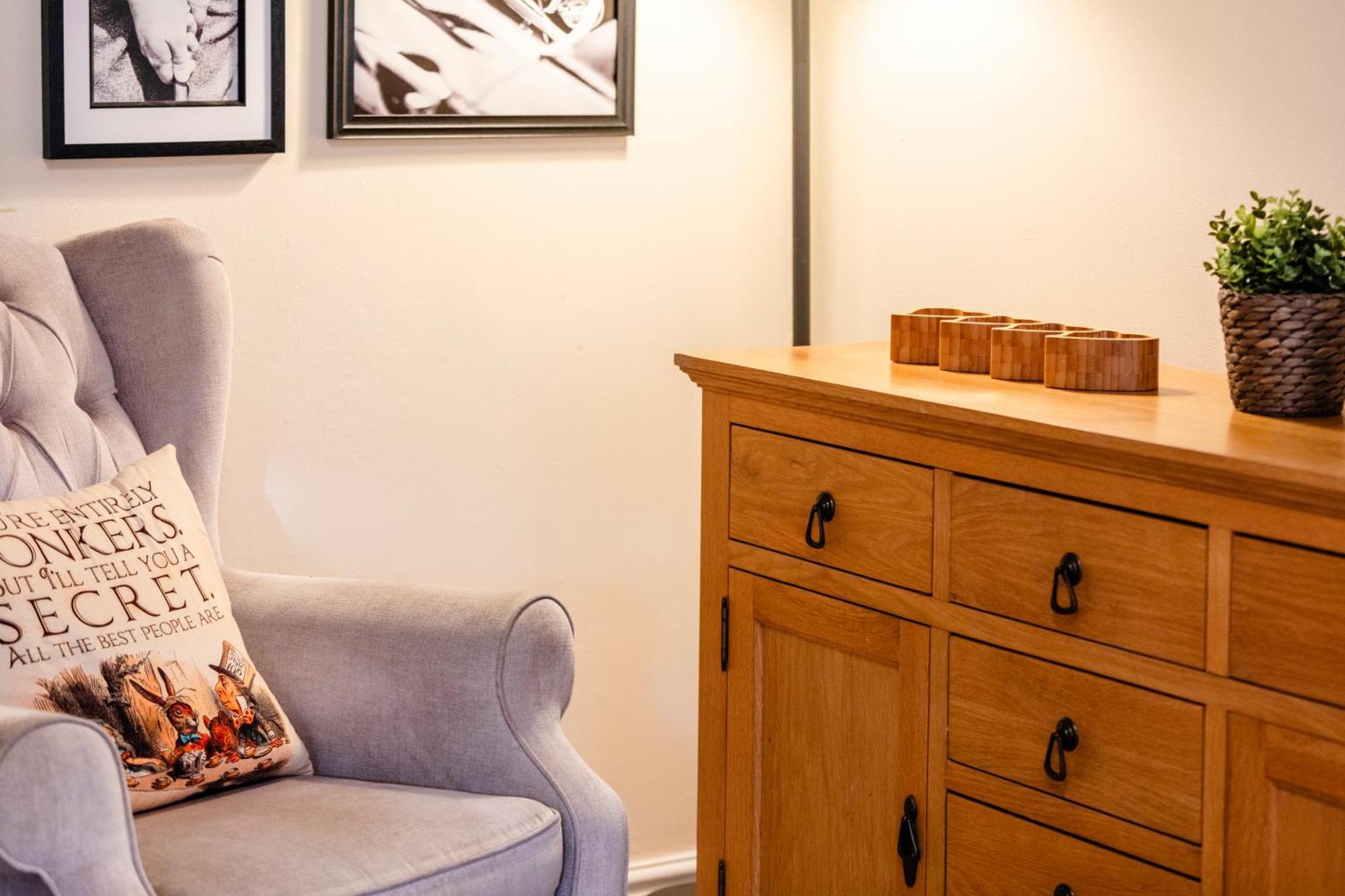 Chichester Retreat House With Free Parking Eksteriør bilde