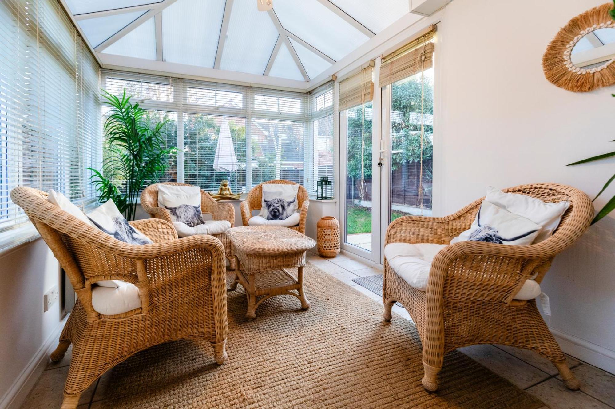 Chichester Retreat House With Free Parking Eksteriør bilde