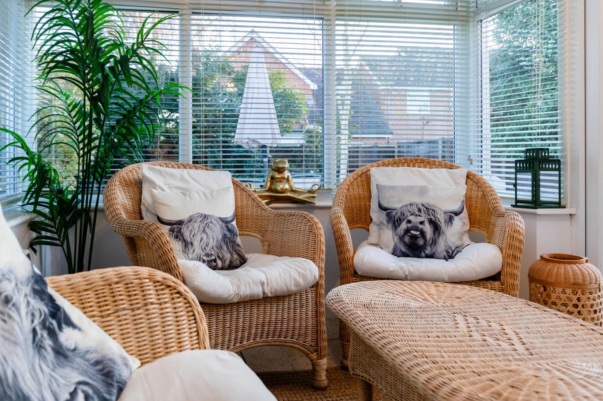 Chichester Retreat House With Free Parking Eksteriør bilde