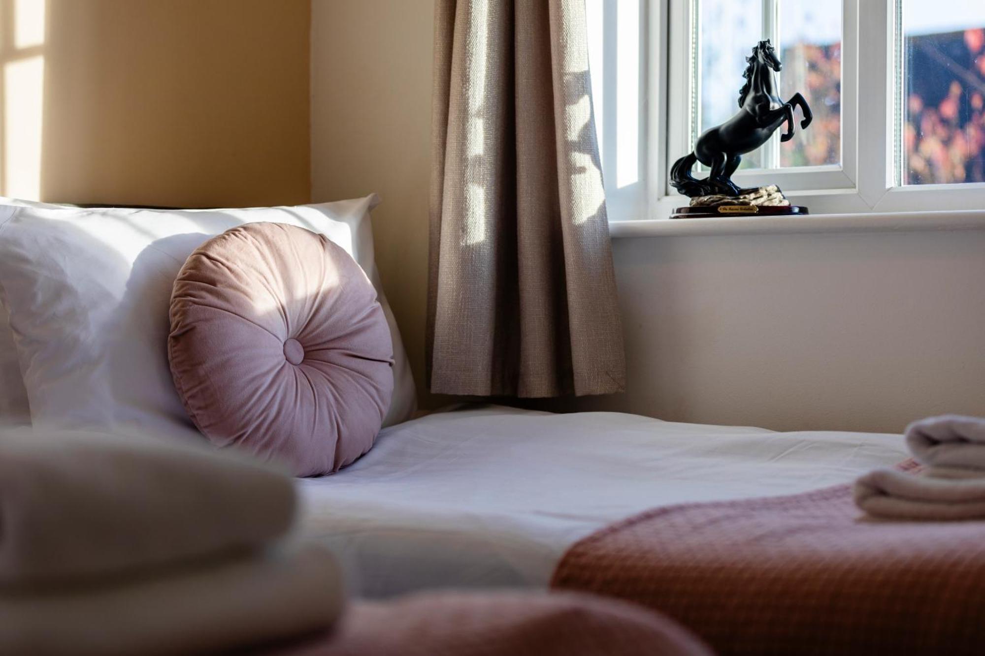 Chichester Retreat House With Free Parking Eksteriør bilde